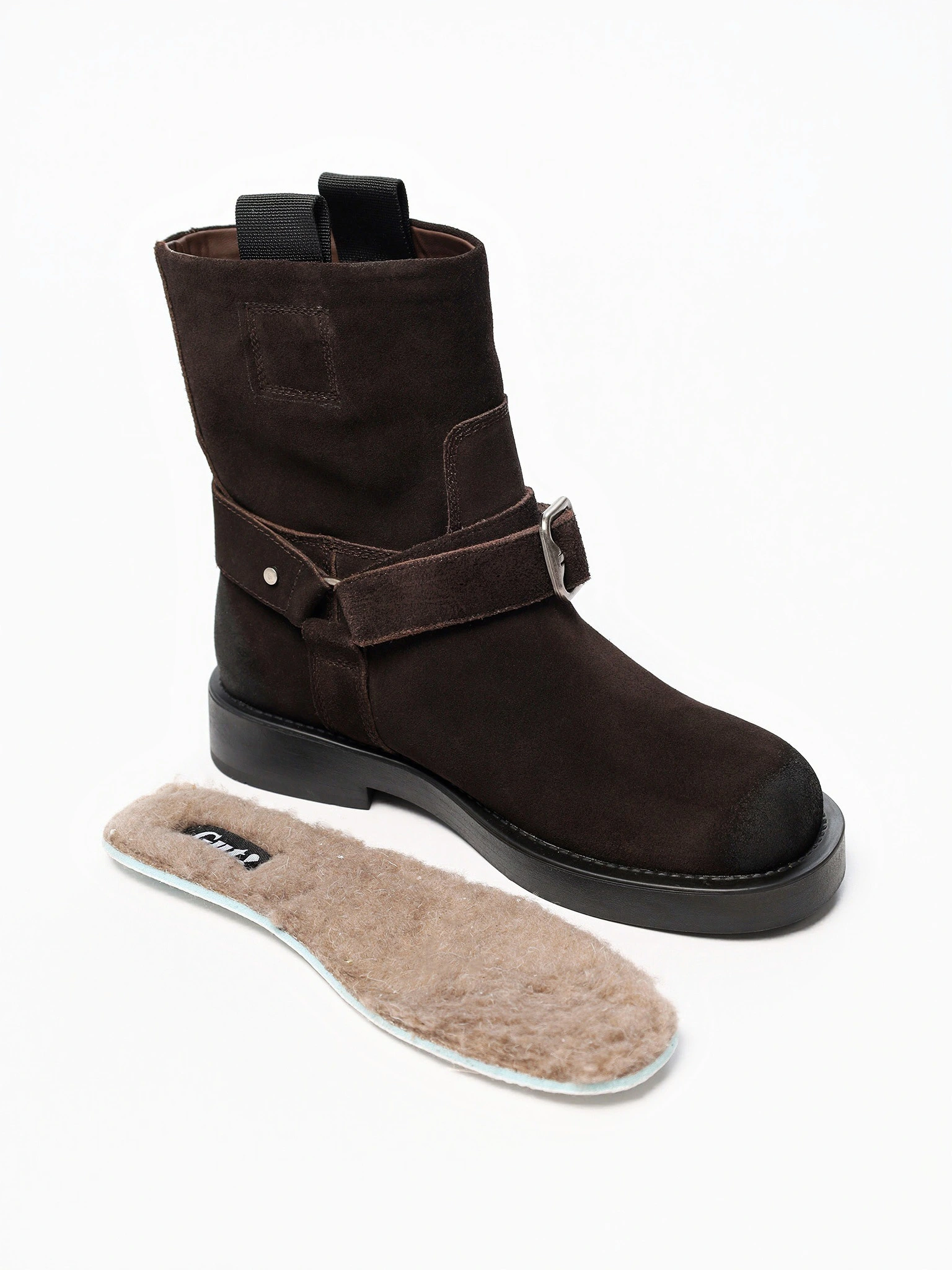 Ботинки темно-коричневого цвета на среднем каблуке